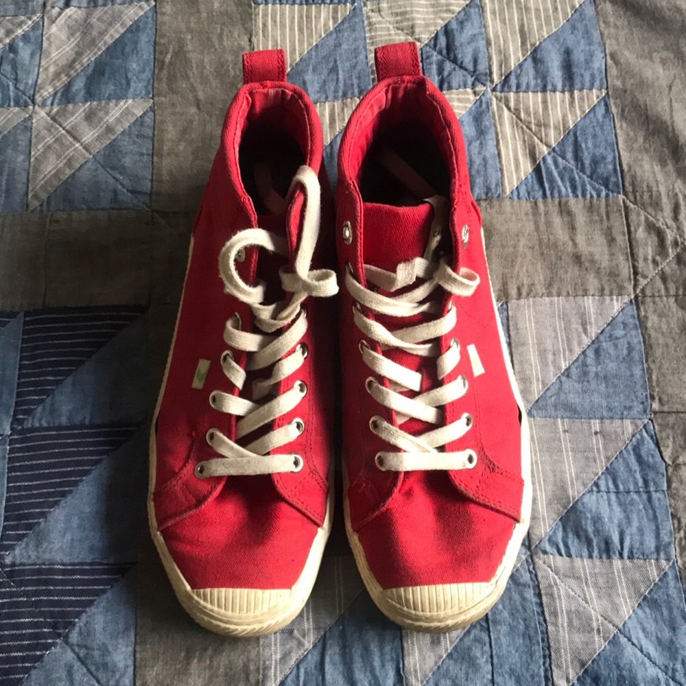 Cariuma red high tops womens 8.5